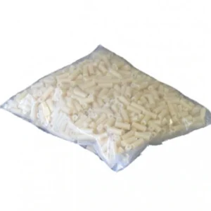 Påse med ca 1000 avståndshylsor i plast för biodling, levereras utan spik.