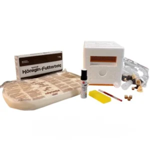 Drottningodlingspaket med odlingssystem, cellkoppar, foder, omlarvningsnålar, utätningsburar och märkfärg. Komplett paket med 5 % rabatt.