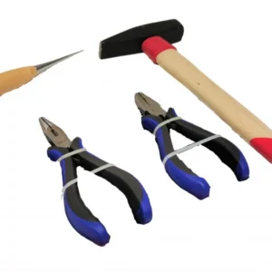 Ramverktygspaket med hammare, näbbtång, plattång och syl för biodling.