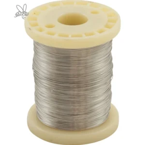 Rulle med 250 g förtennt tråd, diameter 0,37 mm, ca 238 meter för biodling och ramförstärkning.