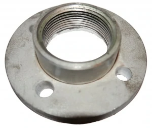 Rostfri fläns med invändig 1½” gänga och tre monteringshål för mjölk- och honungstankar.