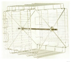 Rostfri korg till 4-ramars honungsslunga, stabil konstruktion utan mittaxel för jämn och säker rotation.
