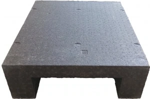 Svart lättviktspall i EPP för bikupa, anpassad för universalbotten och Swi-bo-botten.