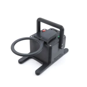 Svart MiteWasher-maskin med batterifäste för Makita 18V – används för varroatvätt med Easycheck-kopp.