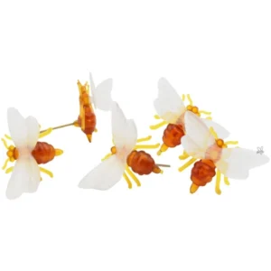 Små plastbin med transparenta vingar och nål, perfekta som dekoration till ljus och hantverk.