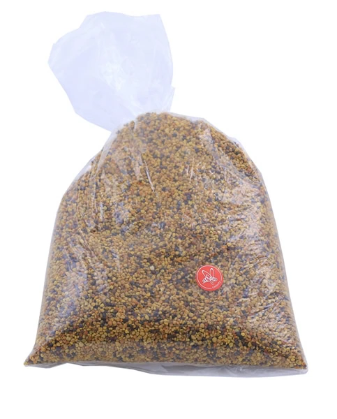 Påse med 1 kg svenskt blompollen i olika gula och bruna nyanser, torkat och färdigt att använda.